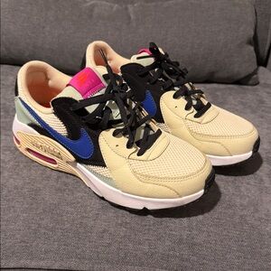 Nike Women's Cream Air Max